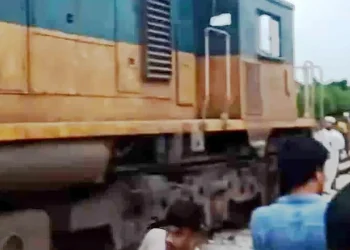 Train Derailment in Cumilla 2025: Paharikha Express Engine Derails, Major Disaster Averted