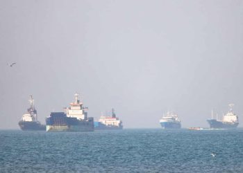 US-Iran ceasefire under threat after exchange of strikes in strait of Hormuz