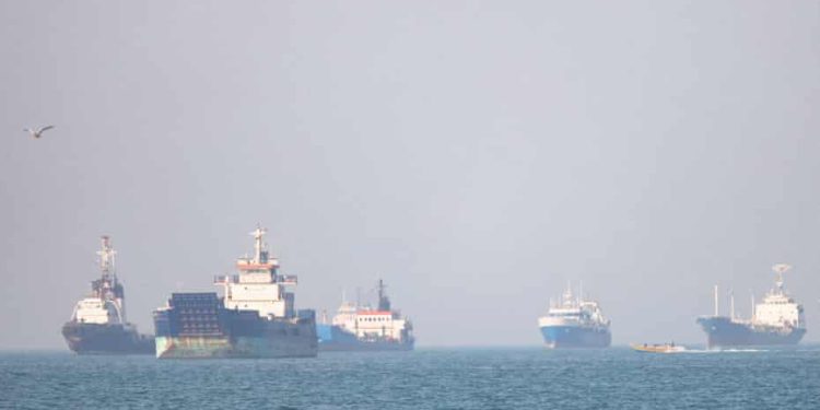 US-Iran ceasefire under threat after exchange of strikes in strait of Hormuz